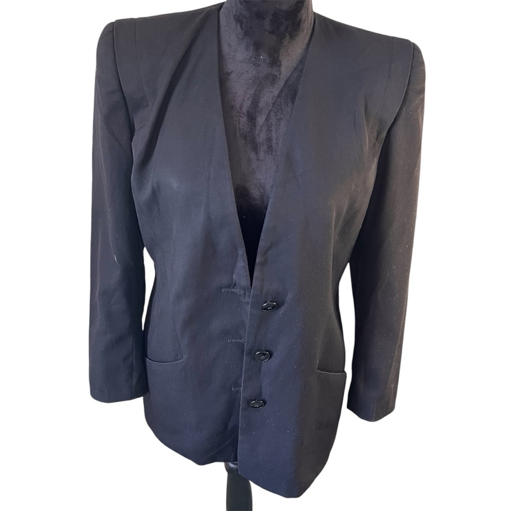 Kasper business dress jacket size 8. Black and fully lined.